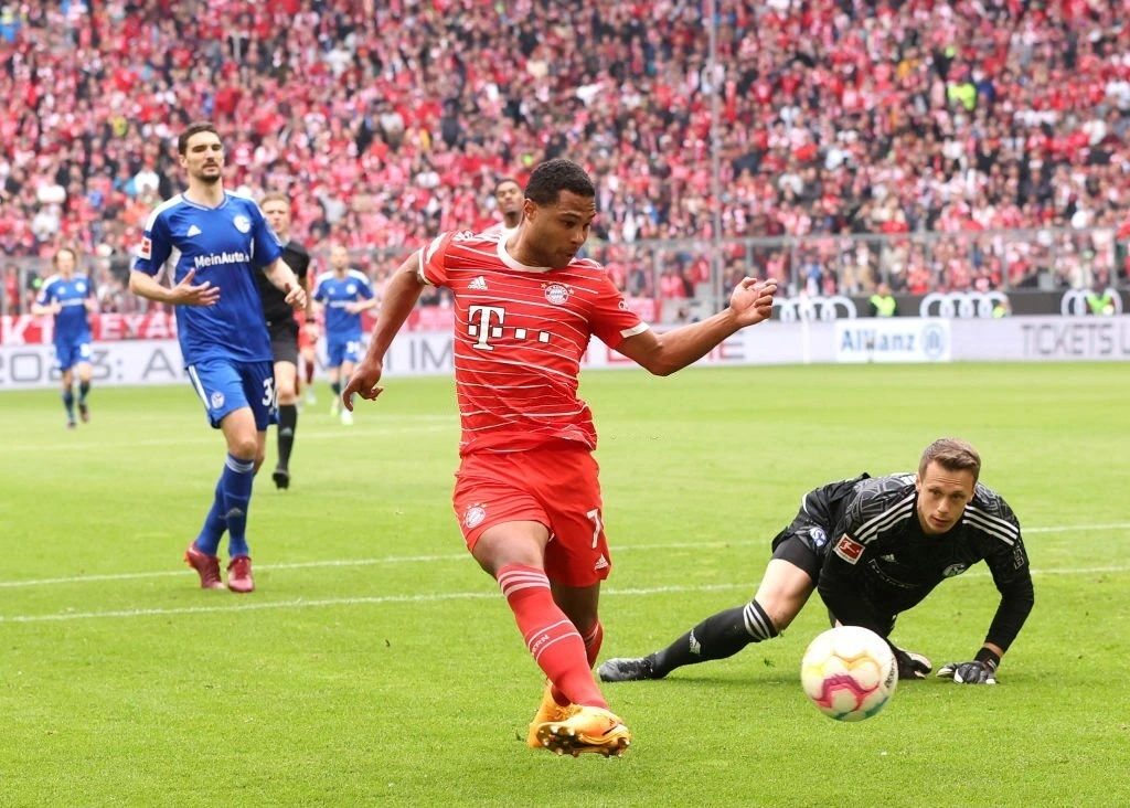 Visual scoreboards – minute-by-minute progress, cards, and tactical adjustments