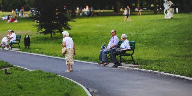 Why a Retirement Living Community Can Improve Your Quality of Life